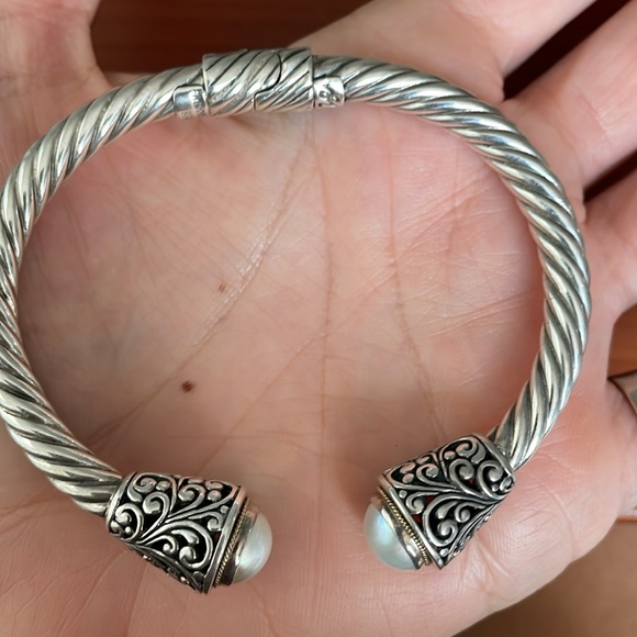 Sterling Silver /18k stamped twisted cable bangle 3mm with fresh water pearl - Picture 9 of 11